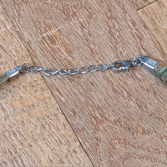 Whimsical Green Tulip Murano Glass Flower Pendant Necklace 🌿✨ - Picture 5 of 8